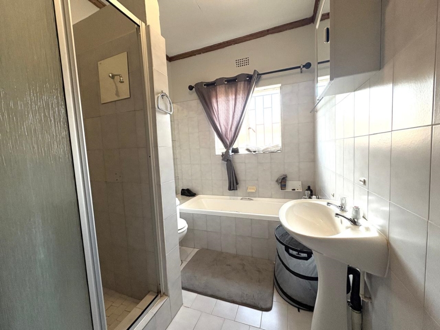 To Let 3 Bedroom Property for Rent in Riebeeckstad Free State